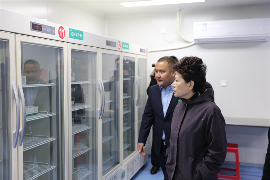 安徽省人大常委副主任沈素琍与亳州市委书记汪一光一行莅临东方帝维参观调研